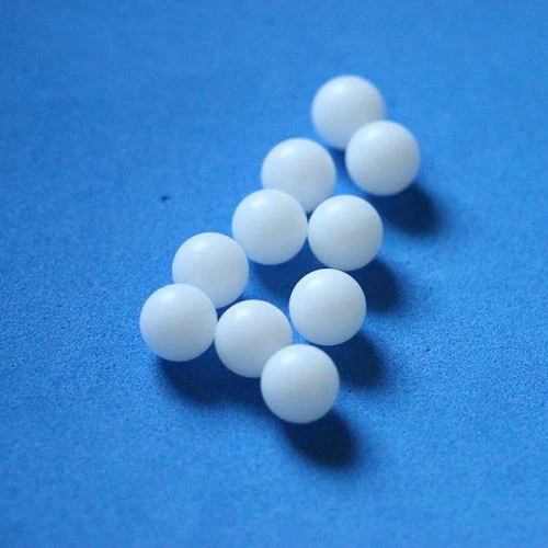 Твердые пластиковые шарики